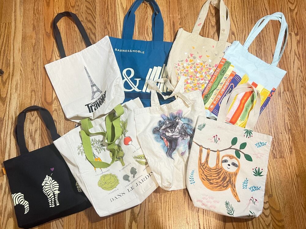 Lot of 8 Canvas Tote Bags EUC NEW Conde Nast Books Art Barnes Noble Pippi Post